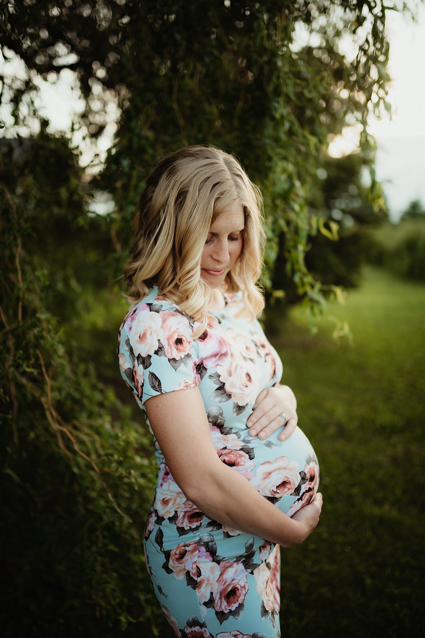 Spring Maternity Session in the Midwest