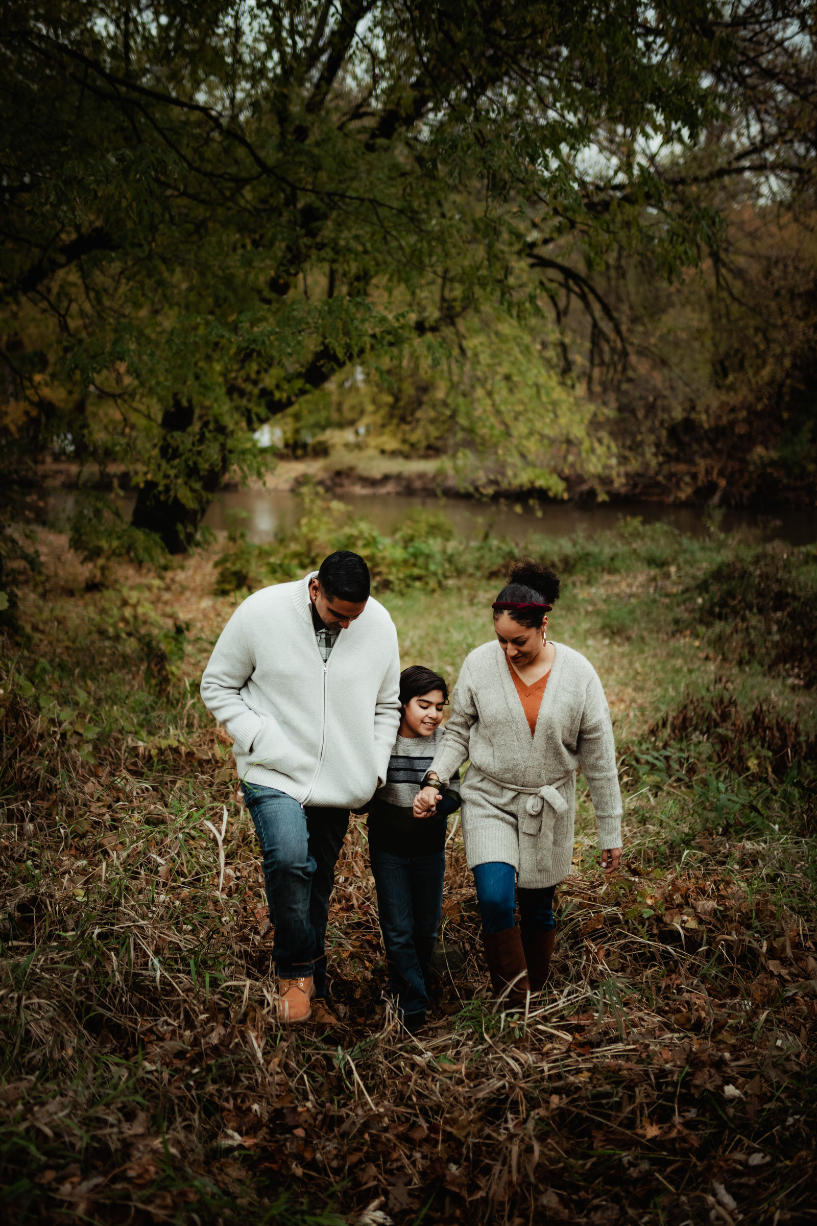 A Guide to Capturing Beautiful Family Photos of Three